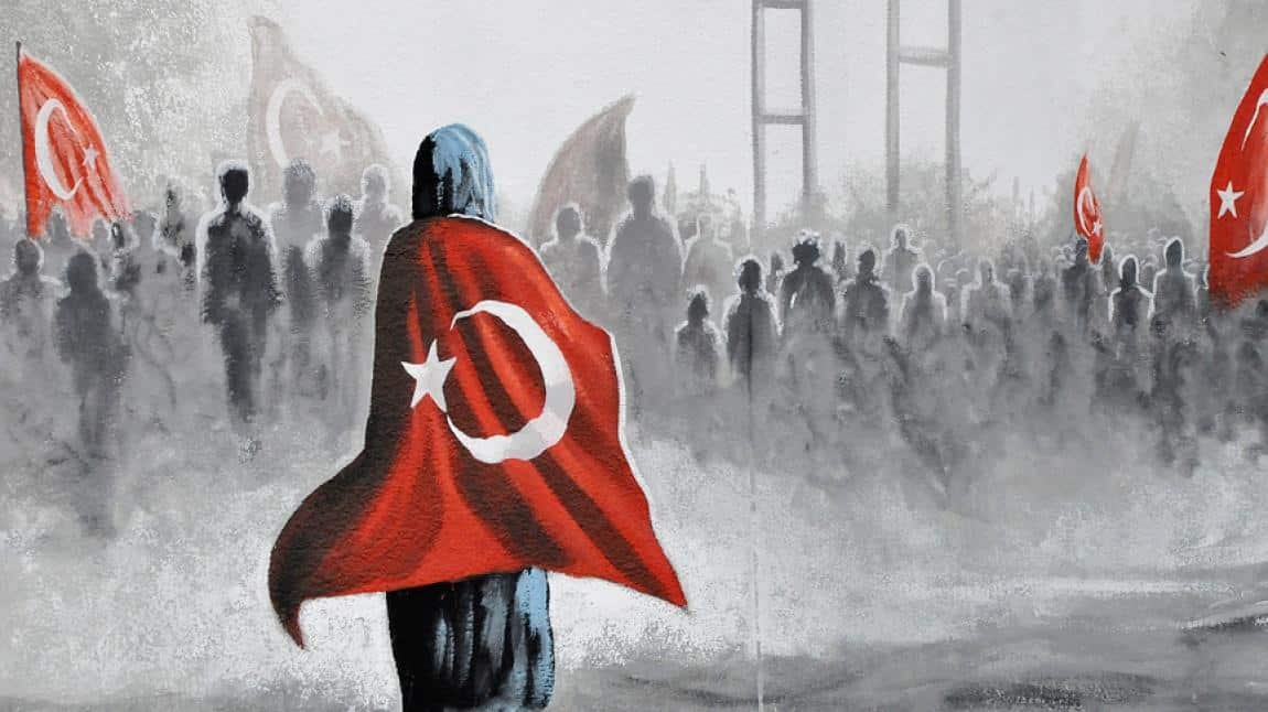 Zaferin Adı Türkiye ( Eğer toplanıp seferber olmazsanız Allah sizi elem veren bir azapla cezalandırır, yerinize başka bir topluluk getirir ve siz O’na zerrece zarar veremezsiniz. Allah’ın her şeye gücü yeter. tevbe 9. ayet)